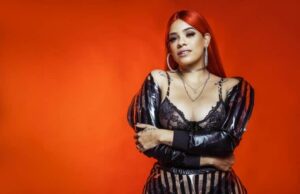 La Insuperable se tatúa el rostro de Toxic Crow en la pelvis