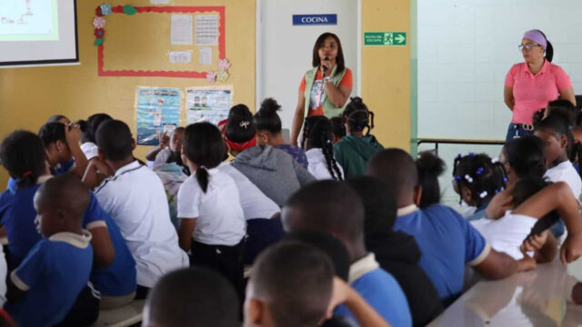 Charla Día Contra la Obesidad.