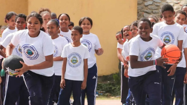 Estudiantes de la Escuela Primaria República de Costa Rica.