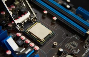 Abinader declara de alta prioridad nacional el desarrollo de semiconductores (microchips)