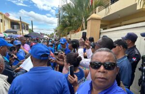 Acusan al Ministro de Educación de persecución contra los maestros