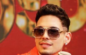 Ángelo Perrone Agradecido por la nominación en los Glamour Music Awards