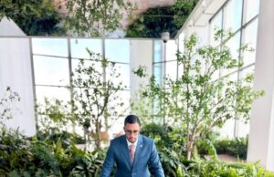 Liderar con los Pies en la Comunidad y la Cabeza en la Ley