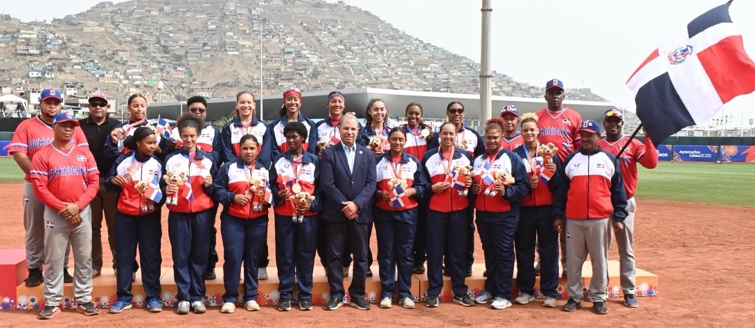 El Softbol Femenino Dominicano Consigue Bronce Bolivariano como Escenario de Fogueo