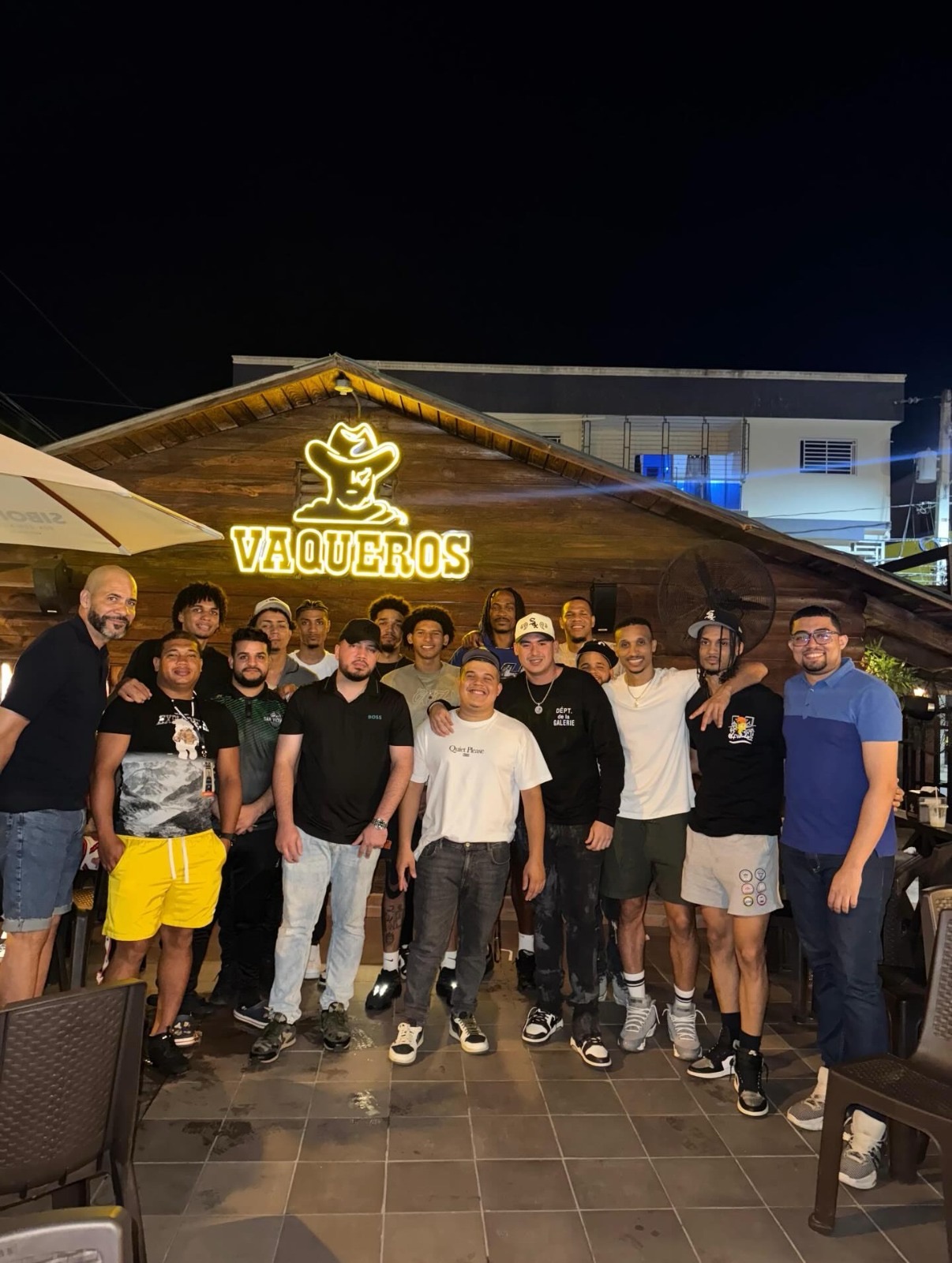 Club San Vicente celebró clasificación a serie final TBS francomacorisano en Vaqueros Restaurant