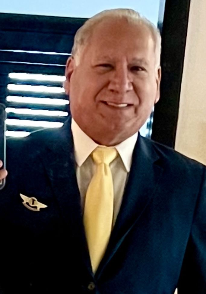 Alfredo Hernández propone becas aeronáuticas para jóvenes de escasos recursos