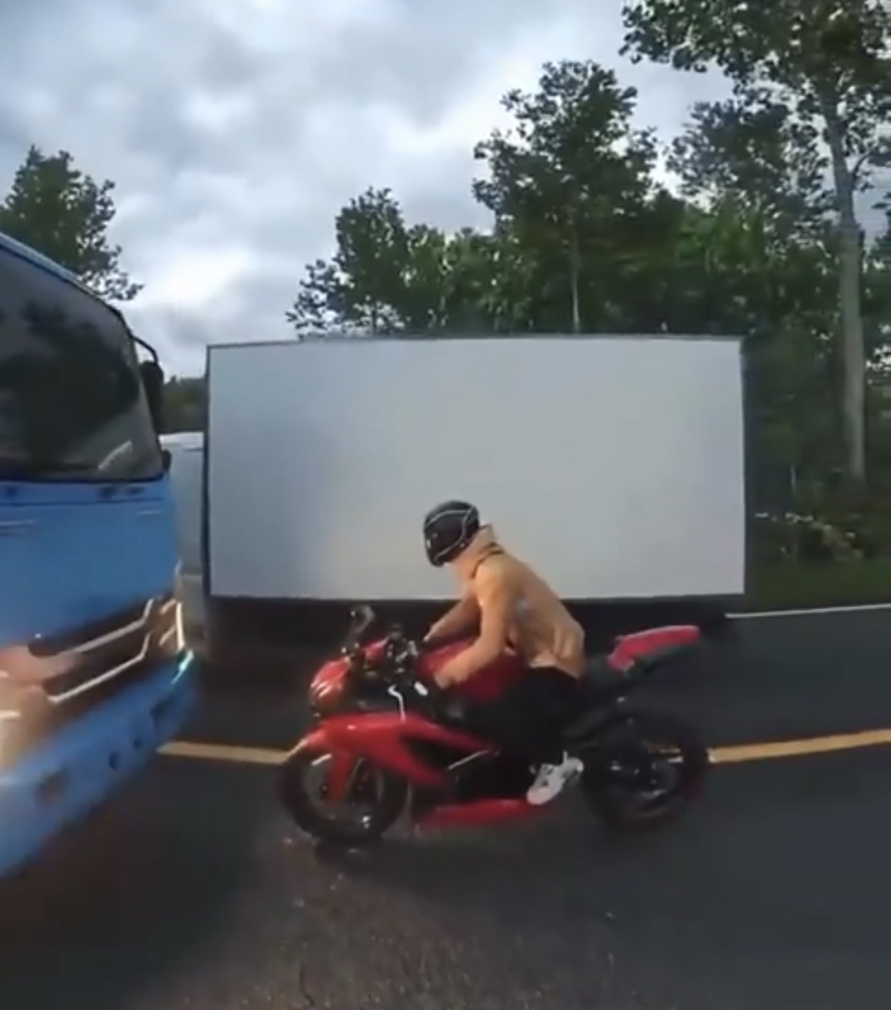 Velocidad en la Vía: La Línea Delgada Entre el Riesgo y la Responsabilidad