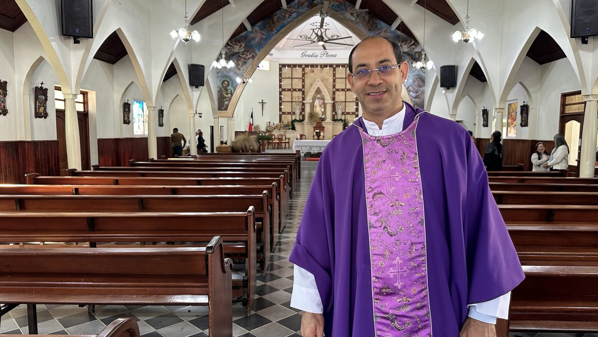 Padre Ambiorix Tolentino celebra 18 años de vida sacerdotal