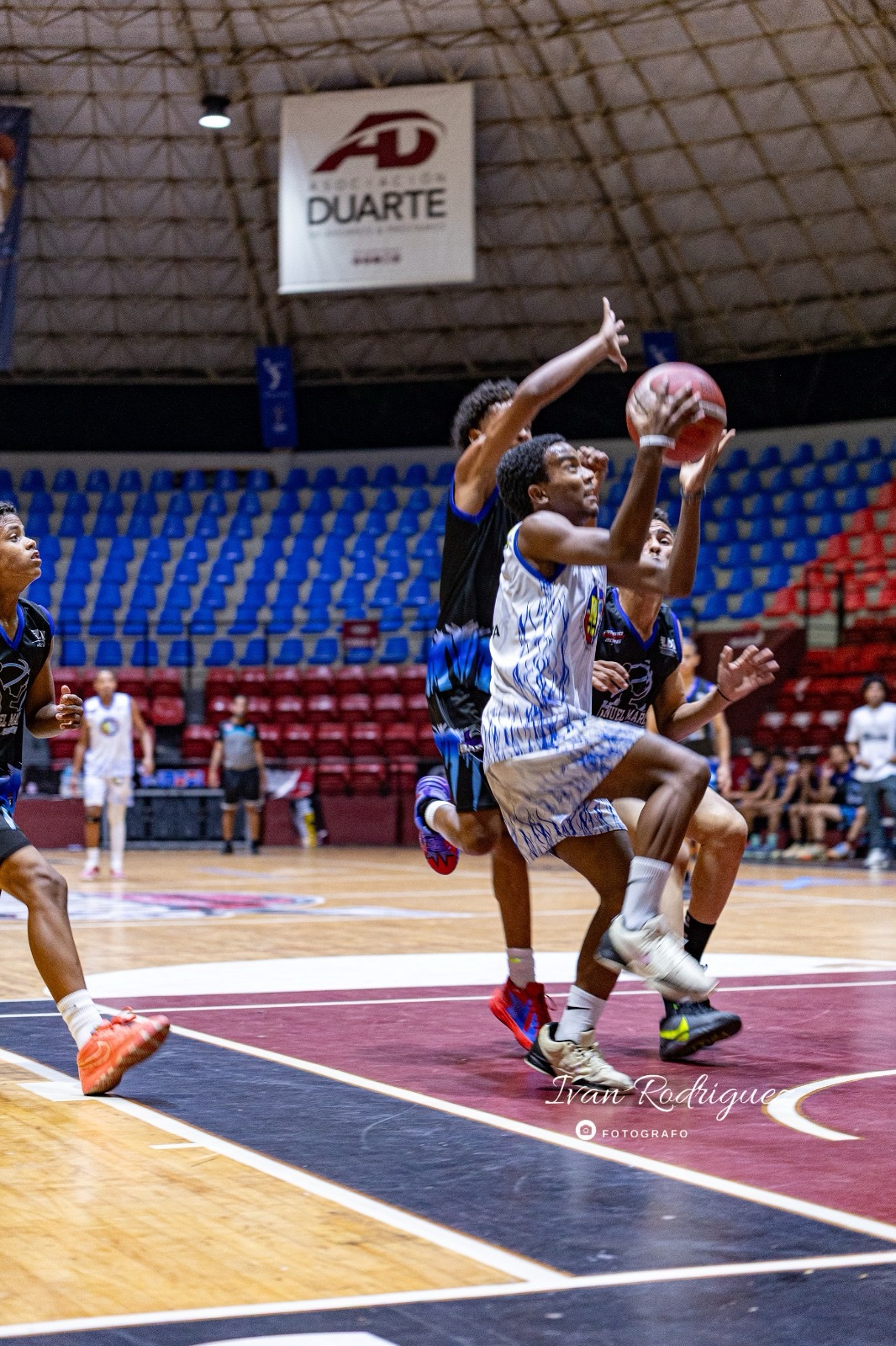 Colegios IADIS y Pedro Francisco Bonó toman delantera Promo Kid 2026